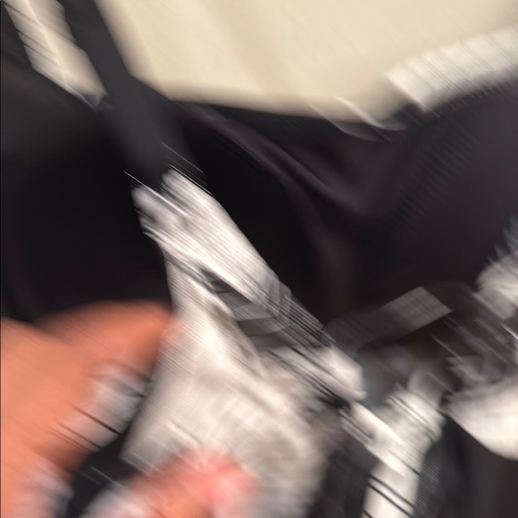 Kona Sol Black and White Patterned Women's Top. Womens size L 12-14 - Picture 5 of 5